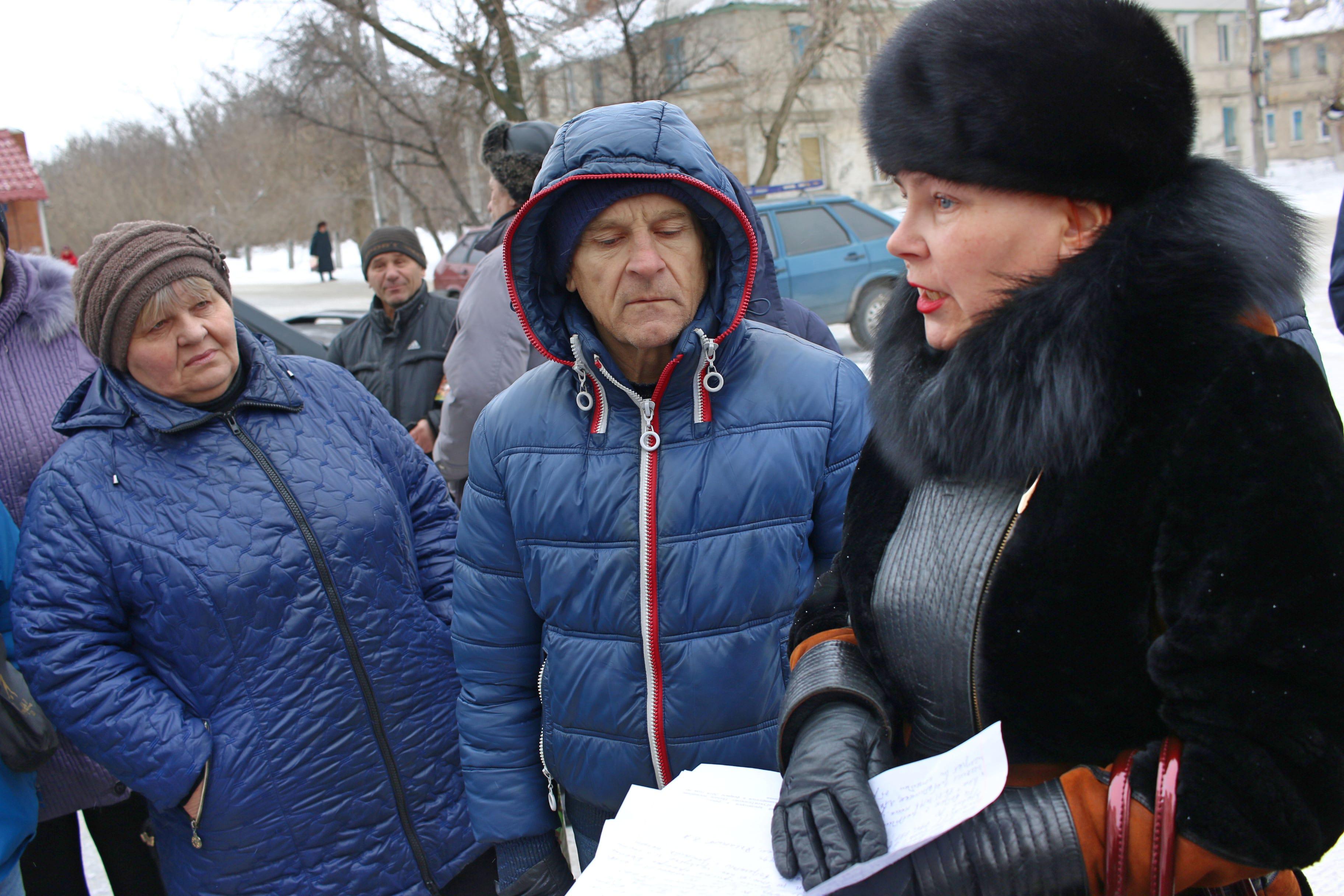 Татьяна Авачёва (справа) на пикете в Гуково 9 февраля 2019 года. Фото Вячеслава Прудникова для "Кавказского узла"