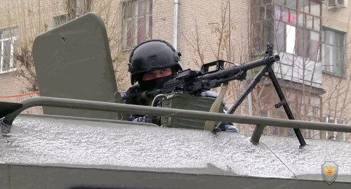 Сотрудник спецслужб. Фото http://nac.gov.ru/antiterroristicheskie-ucheniya/operativnym-shtabom-v-respublike-tatarstan.html#&gid=1&pid=4