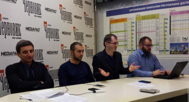 Участники пресс-конференции в Махачкале. Фото: Ильяс Капиев для "Кавказского узла"