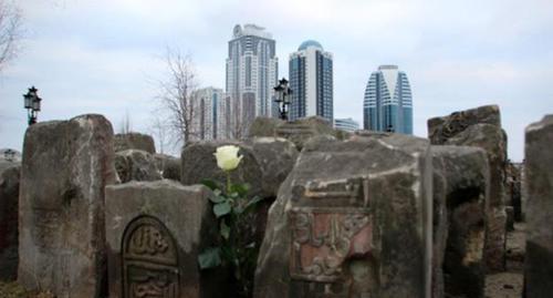 Вид на "Грозный-Сити" от мемориального комплекса в Грозном. Фото предоставлено очевидцем для "Кавказского узла"