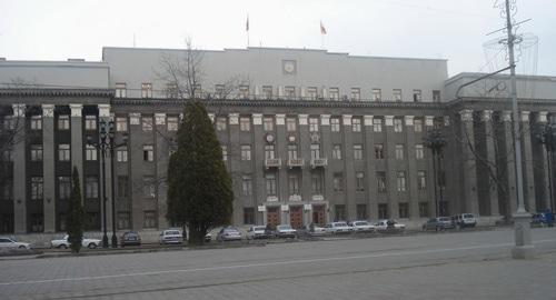 Здание парламента Северной Осетии. Владикавказ. Фото: Os-Bagatar https://ru.wikipedia.org/