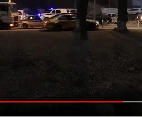 Скриншот видео "Пьяного Александра Емельяненко поймали за рулём золотого "Мерседеса"", https://www.youtube.com/watch?v=U9djIUyIxO0