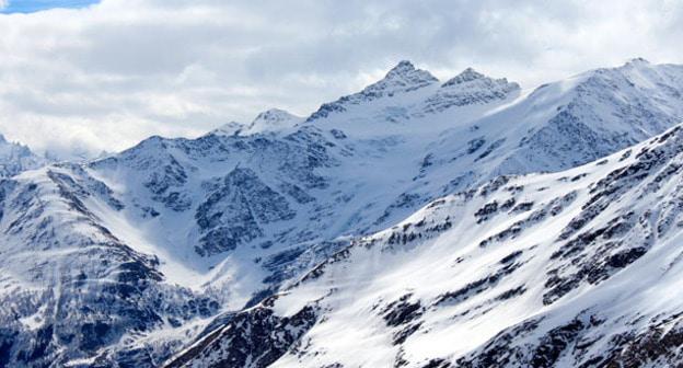 Вид с Эльбруса на Кавказский хребет. Фото Анны Черныш для "Кавказского узла".
