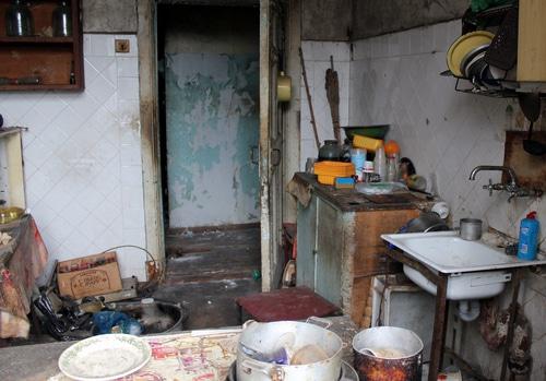 В одной из квартир аварийного дома после пожара 1 марта, когда сгорел электрощиток. Фото Светланы Кравченко для "Кавказского узла".