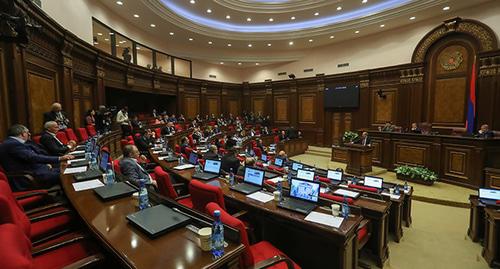 Заседание парламента Армении. Фото: REUTERS/Hayk Baghdasaryan/Photolure