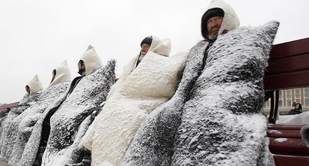 Балкарцы в национальной одежде. Фото: REUTERS/Sergei Karpukhin
