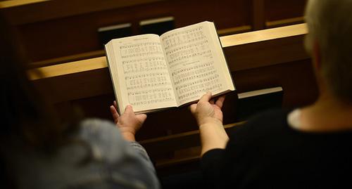 Мормоны в храме. Фото: REUTERS/Dylan Martinez