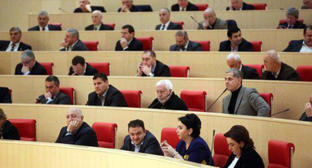 Парламент Грузии. Фото: пресс-служба парламента https://www.facebook.com/parliamentgeo?sk=wall
