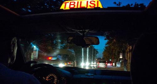 Вид на Тбилиси из машины такси. Фото Nicolai Cosedis Andersen https://www.flickr.com/