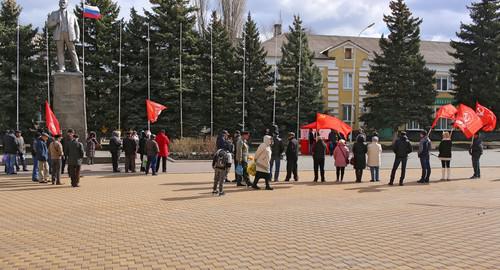 Несколько десятков человек пришли на митинг в Красном Сулине. Фото Вячеслава Прудникова для "Кавказского узла".