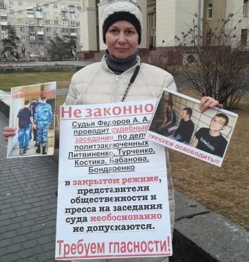 Тома Гродникова на пикете в Волгограде. Фото Татьяны Филимоновой для "Кавказского узла".