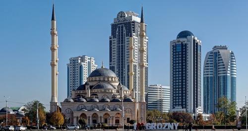 Мечеть "Сердце Чечни" в Грозном. Фото  Alexxx1979,  https://commons.wikimedia.org/w/index.php?curid=53692987