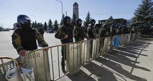 Сотрудники силовых структур. Магас, октябрь 2018 г. Фото: REUTERS/Maxim Shemetov