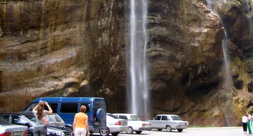 Чегемские водопады. Фото LxAndrew https://ru.wikipedia.org/wiki/Чегемские_водопады#/media/File:48_Чегемские_водопады.JPG
