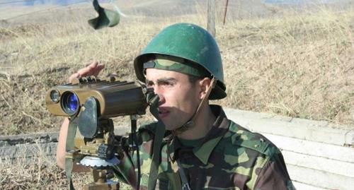 Военнослужащий Армии обороны Нагорного Карабаха на позициях. Фото: пресс-служба Минобороны Нагорного Карабаха. http://www.nkrmil.am