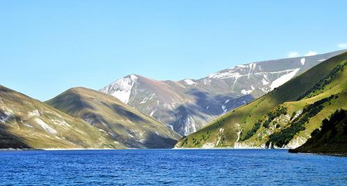 Озеро Кезенойам. Дагестан. Фото: Ras.sham https://ru.wikipedia.org