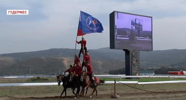 Скачки на ипподроме в Гудермесе. Кадр видеосюжета ЧГТРК "Грозный" https://www.youtube.com/watch?v=bVRrAIhfkEc