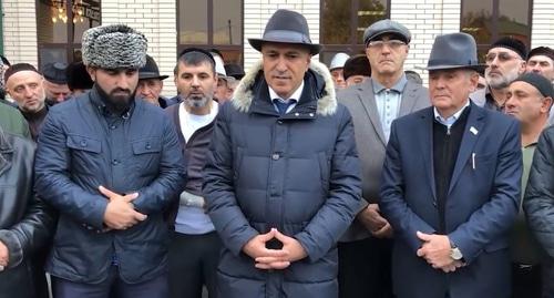 Бывший министр МВД Ингушетии Ахмед Погоров на митинге в Магасе, 25 октября 2018 года.  Фото 
группа вконтакте https://vk.com/magastimes