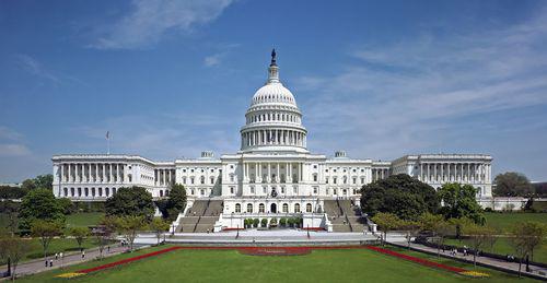 Капитолий Вашингтона, где заседает Конгресс США. Фото: https://wikipedia.org (общественное достояние)