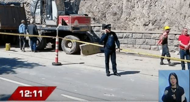 Скриншот видео дорожных работ на улице Тамаришвили в Тбилиси 3 мая 2019 года, https://youtu.be/e7QV1IZZeWI