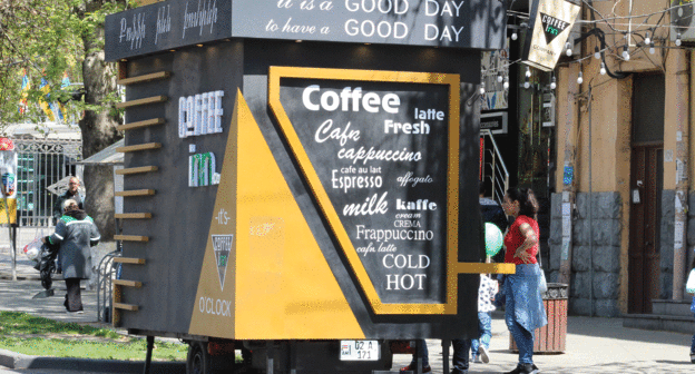 Передвижное кафе в Ереване. Фото Тиграна Петросяна для "Кавказского узла"