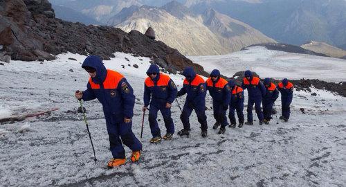 Спасатели в горах. Фото: пресс-служба МЧС