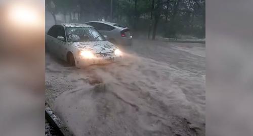 Сильный дождь и град в Тбилиси 12.05.2019. Фото: кадр видео Georgian Broadcaster https://www.youtube.com/watch?v=pruoUPblQsY
