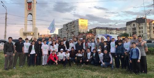 Участники движения Участники движения «Сподвижники добра». Фото Ильяса Капиева для "Кавказского узла".