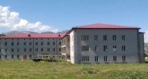 Недостроенная школа в Кумухе. Фото Ильяса Капиева для "Кавказского узла"
