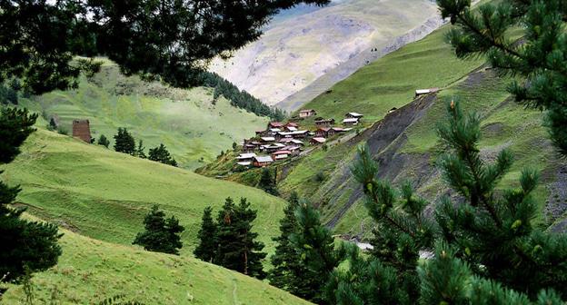 Тушетия. Фото Paata Vardanashvilihttps://ru.wikipedia.org/wiki/Тушетия#/media/File:Jvarboseli.jpg