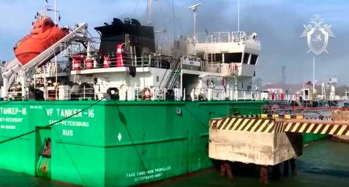 Ликвидация последствий взрыва на танкере в Махачкалинском порту. Фото http://yusut.sledcom.ru/news/item/1364020/