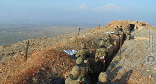 Армянские военнослужащие на боевой позиции. Фото: © Photo: official site of the MoD of RA