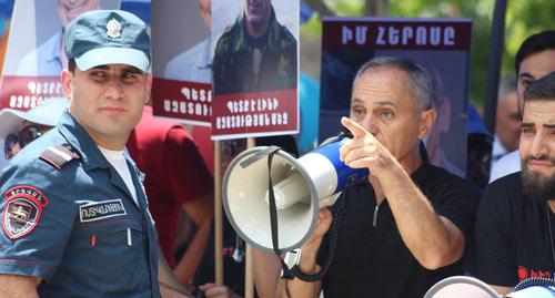 Участники акций по случаю суда над Кочаряном. Ереван, 19 июня 2019 года. Фото Тиграна Петросяна для "Кавказского узла"