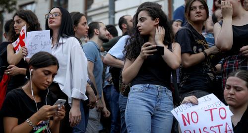 Участники акции протеста. Тбилиси, 21 июня 2019 г. Фото: REUTERS/Marika Kochiashvili