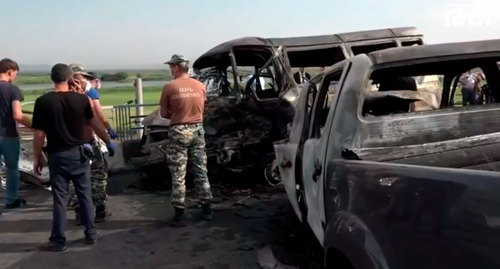 НА месте столкновения легковых автомобилей и маршрутной "Газели" в Араратской области. Фото: Tert.am  кадр видео http://nor.ge/?p=119556