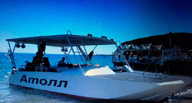 Прогулочный катер «Атолл». © Фото пресс-службы Южного СУТ СК РФ
