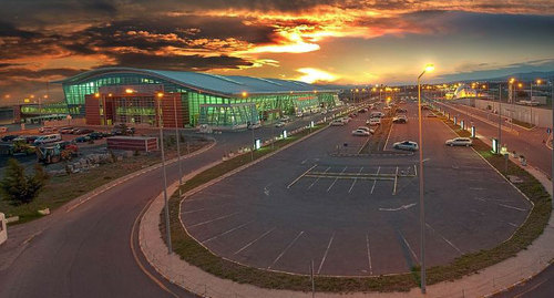 Аэропорт Тбилиси. Фото Gmaisuradze15 - https://ru.wikipedia.org/wiki/Тбилиси_(аэропорт)#/media/Файл:Tbilisi_airport_1.jpg