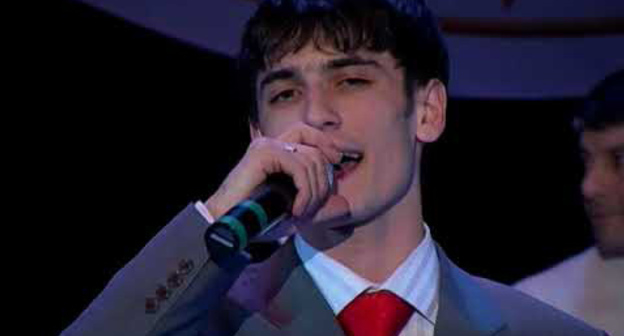 Руслан Аджиев. Скриншот видео пользователя ООО ТВ Радиокомпания "Прибой"
https://www.youtube.com/watch?v=7hHnpf7AVEw