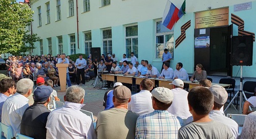 Сход жителей Сулака 5 июля 2019 года. Фото предоставлено "Кавказскому узлу" Казбеком Байтувгановым.