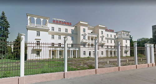 Здание гостиницы "Нальчик" в сентябре 2017 года. Скриншот панорам Google Maps 