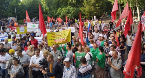 Участники митинга КПРФ в Краснодаре. Фото Анны Грицевич для "Кавказского узла".