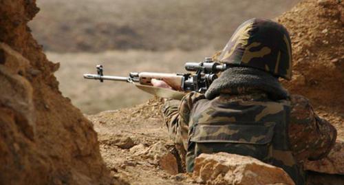 Снайпер на границе. Фото: пресс-служба минобороны Армении. www.mil.am