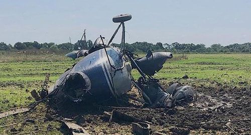 На месте крушения вертолета Ми-2. Фото: МЧС РФ по Республике Адыгея