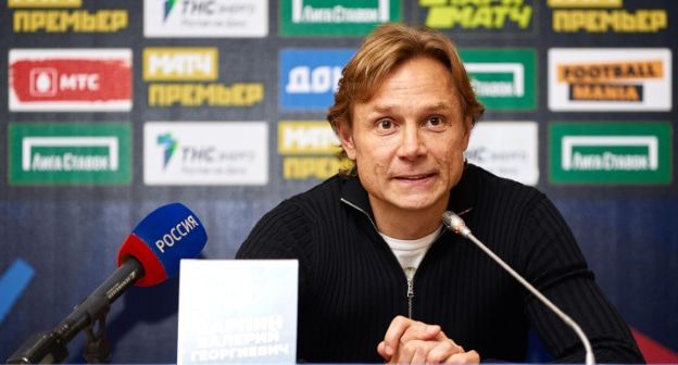 Тренер "Ростова" Валерий Карпин. Фото: А. Гусев, пресс-служба "ФК "Ростов", http://www.fc-rostov.ru/media/gallery/49824/album#242