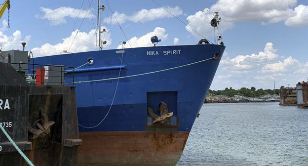 Борт  российского танкера Nika Spirit. Фото: кадр видео Новости на Первом Канале  "Российские дипломаты на Украине разбираются в истории с задержанием танкера Nika Spirit." https://www.youtube.com/watch?time_continue=1&v=jzQJCD5Rihw