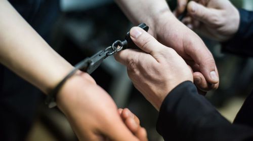 Наручники © Фото Елены Синеок, Юга.ру https://www.yuga.ru/news/441971/
