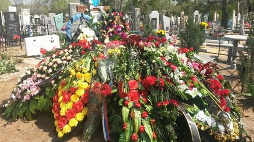 Свежая могила на кладбище в Волгограде. Фото: Сергей Хохлов, РИАЦ. https://riac34.ru/news/102072/