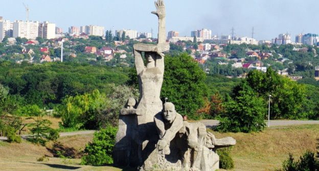 Мемориал памяти убитых в Змиёвской балке. Фото:  автор: Tatjana180474, https://ru.wikipedia.org