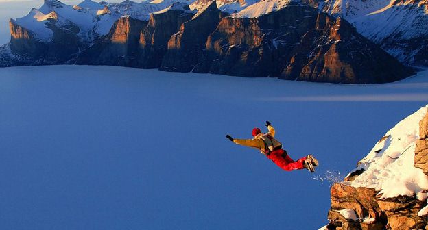 Бейсджампер. Фото https://pixabay.com/