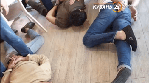 Скриншот видео "В Сочи задержали предполагаемых участников перестрелки в Краснодаре", https://youtu.be/m08U6H513pg